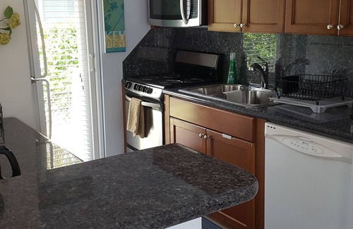 Lauderdale-by-the-Sea Apartment | Your own slice of Paradise is waiting for you! Great location walkable!