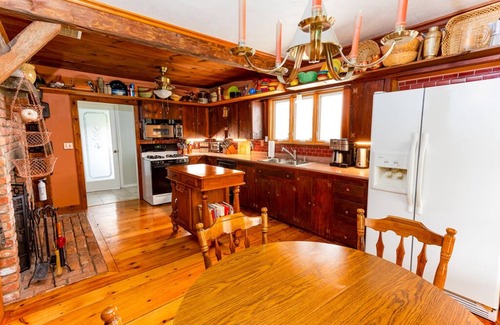 Oak Hill House | Your peaceful, private retreat, escape with friends & family! Incredible views!