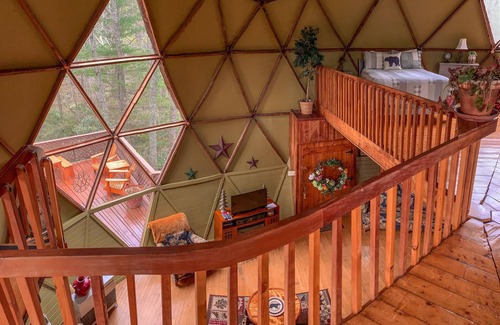 Grassy Creek Cabin | Your Perfect Cabin Stay at Unforgettable Is Just a Click Away!