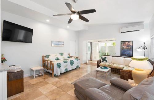 Kalama Tract Apartment | Your Perfect Home Charming 2BR2BA Apartment with Full Kitchen WD & AC