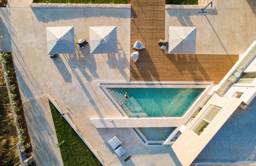 Filaki Villa | Your Private Retreat by the beach, with Heated Pool