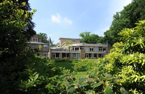 Berg en Dal Hotel | Your Relaxing Getaway: Forest Calm, Poolside Rest & Wellness! Free Parking