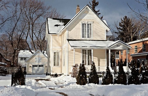 Holland House | Your short-term home in Holland, Michigan!