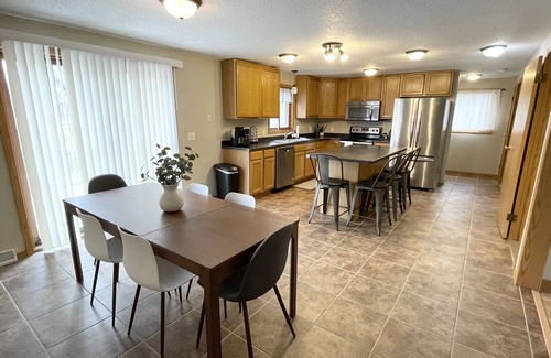 Kutzky Park House | Your Stay Steps Away - 719.5 Mayo Discount