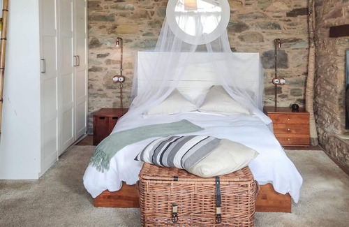Abegondo House | Your traditional stone house, with cozy garden, in rural surroundings in Galicia.