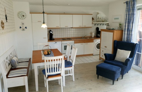Westerdeichstrich Apartment | Your "vacation home" in Westerdeichstrich. Beach chair on the dike May- ca. Sept. 20