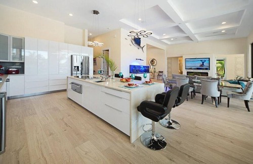 Pelican Villa | Your vacation starts now and here with Exclusive Tropical Villas
