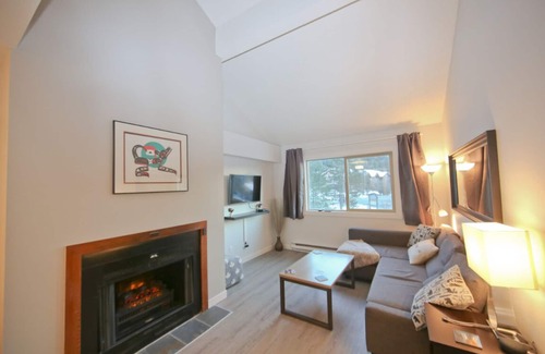 Whistler Creekside Condo | Your Whistler Escape ~ 5 min walk to lift ~ Free Parking