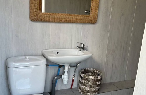 Crechets Bed & Breakfast | Yourte Bosquet with hot tub
