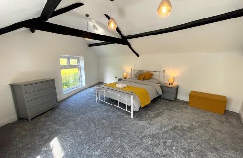 Pontypridd House | Yr Hen Bopty (The Old Bakery)