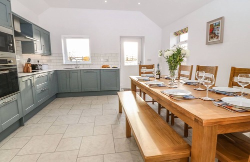 Moelfre Cottage | YR HEN FEUDY, family friendly, luxury holiday cottage in Moelfre