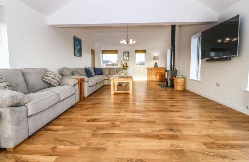 Moelfre House | Yr Hen Feudy