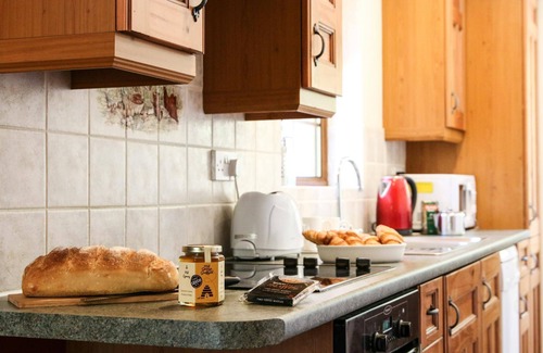 Felinfach Cottage | Yr Onnen, Aberaeron - Two Bedroom Cottage, Sleeps 4