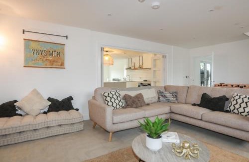Tyn-y-Gongl House | Ysgol Fawr Big School