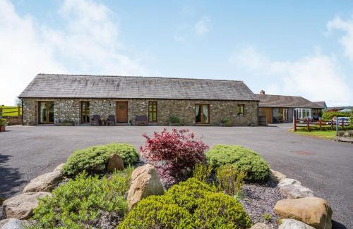 Llanedy House | Ysgubor Hir