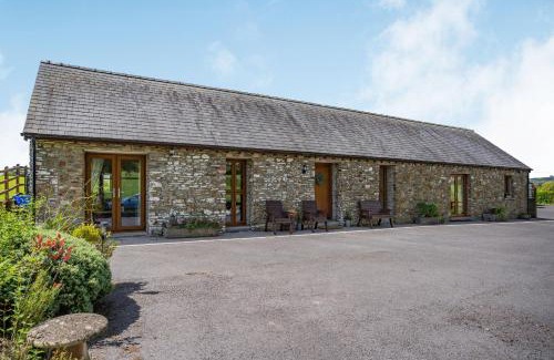 Llanedy House | Ysgubor Hir