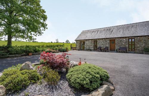 Llanedy House | Ysgubor Hir