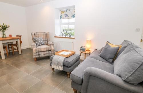 Holyhead House | Ysgubor Llwyd