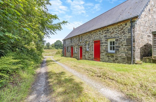 Bethania House | Ysgubor Tanybryn - One Bedroom House, Sleeps 2