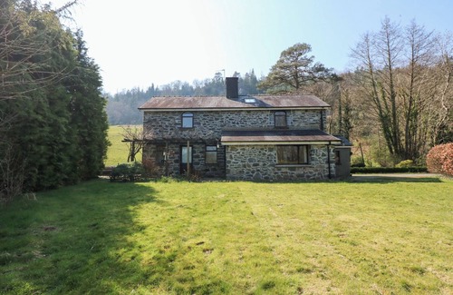 Trefriw Cottage | YSGUBOR WEN, family friendly, character holiday cottage in Llanrwst