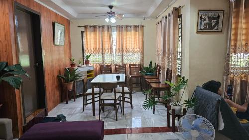 Valencia Bed & Breakfast | Yuke's Bed & Breakfast
