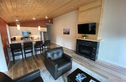 Whitehorse House | Yukon Hot Springs Suite #37