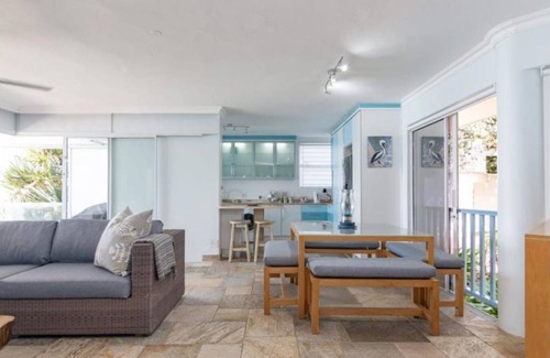 Shaka's Rock Apartment | 3 Bedroom Beachfront Apartment