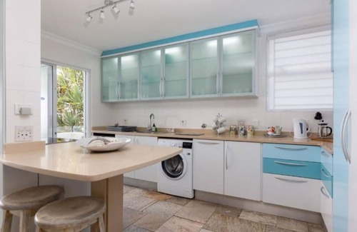 Shaka's Rock Apartment | 3 Bedroom Beachfront Apartment