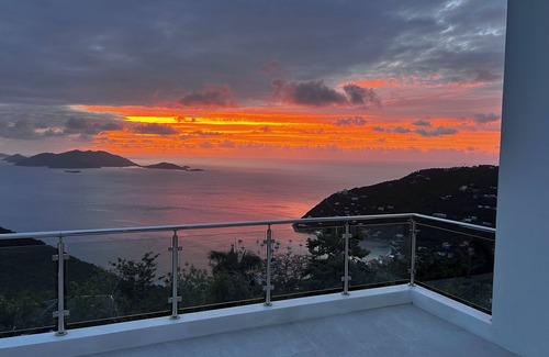 Road Town Villa | Zafira Luxe 1-bedroom villa with sauna, steam, sunset views, AC, WIFI in Tortola