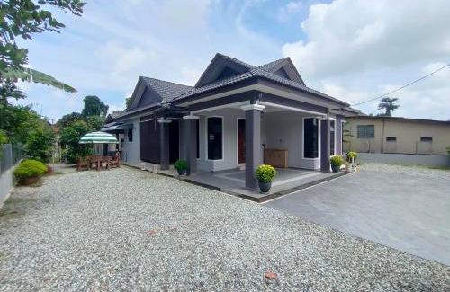 Kampung Kubang Tangga House | Zahani Homestay