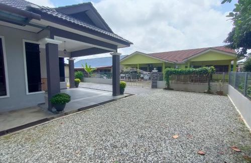 Kampung Kubang Tangga House | Zahani Homestay