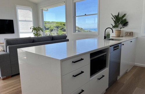 Anna Bay Apartment | Zala - Whale watching special rates - Ocean side views & vibes