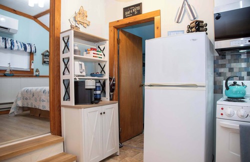 Schuyler Falls Cabin | ZaLo House Waterline cabin with Hot Tub Pets
