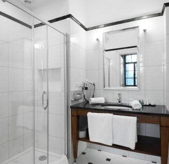Karpniki Apartment | Zamek Karpniki Schloss Fischbach