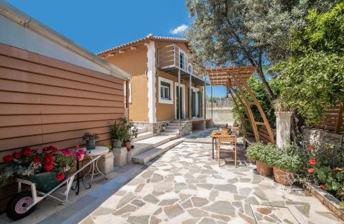 Mouzaki House | Zamor Family Villa 2