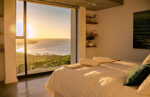 Gansbaai House | Zebra Views - Romansbaai Luxury Retreat