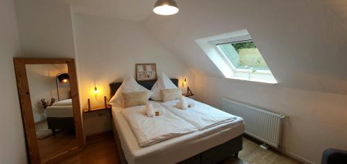Weitmar-Mark Apartment | Zeltfestival- 73m2-Boxspringbett-neu renoviert-Küche-sehr ruhig