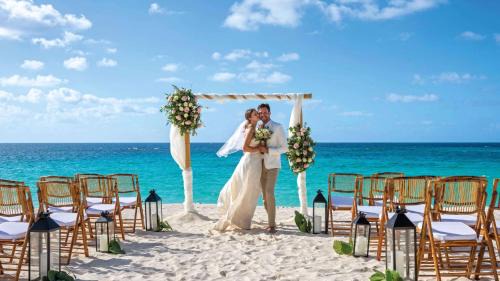 Shoal Bay Resort | Zemi Beach House, LXR Hotels & Resorts