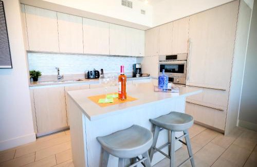 Hollywood South Central Beach House | Zen Beach House Luxury 1-Bedroom Intracoastal Views