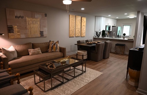 Newnan House | Zen in Newnan! Calming and comfy. Have a charming stay in this zen inspired home