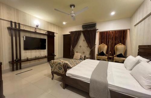 D.H.A. Apartment | Zen Luxury Stay - 3BR Family Apartment DHA Phase 6 Nishat Commercial