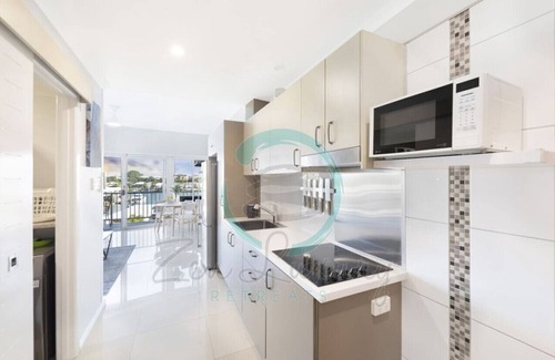 Cullen Bay Apartment | Zen Marina: Bayview ~ Balcony ~ Executive Suite