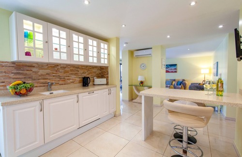 Albufeira Villa | Zen retreat w/heatable pool, Albufeira