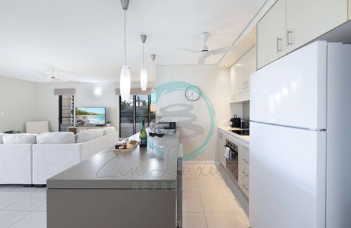 Stuart Park Apartment | Zen Stuart: Outdoor Dining ~ Seaview ~ Pool