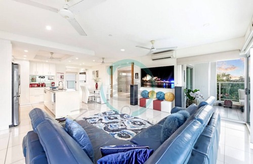 Darwin City Centre Apartment | ZEN TREE BLOSSOM - 3BR Luxury Apartment