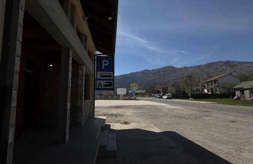 Niksic House | Zenith Campsite Apartment