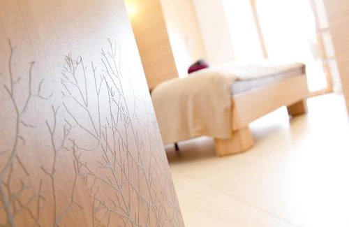 Divaca Apartment | Zenja Apartments - Property with Cozy Garden & Free Private Parking