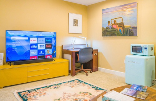 Orenco Station House | ZenStay Brownstone by the Central Park!