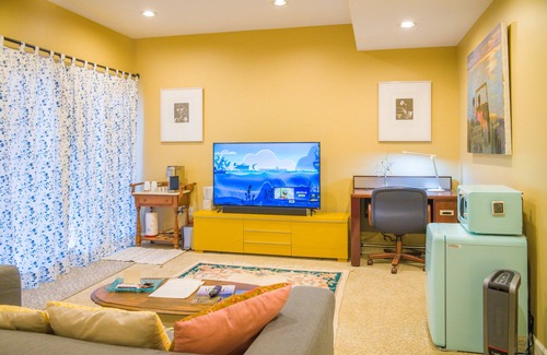 Orenco Station House | ZenStay Brownstone by the Central Park!