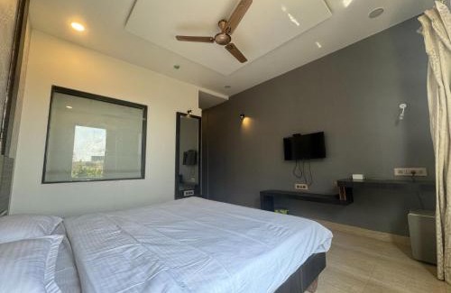 Talegaon Dabhade Resort | Zestin Hill Resort Lonavala